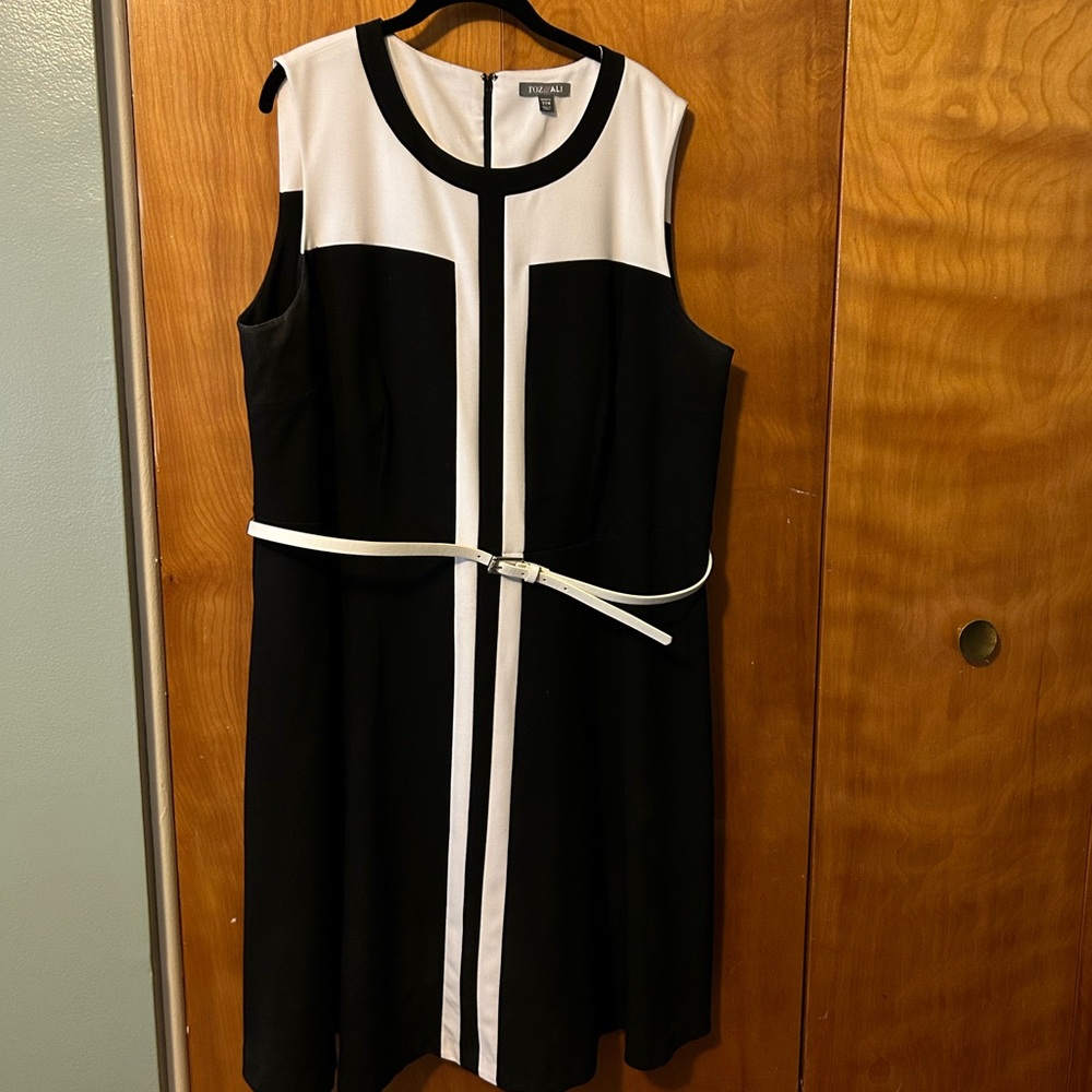 Roz & Ali plus size black & white sleeveless dress